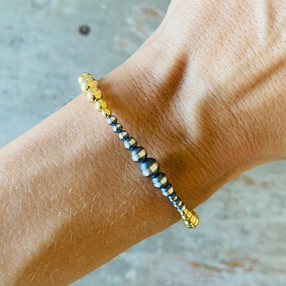 ♥️ Native Strung ♥️ Sterling Silver & 18k Gold Plated Machine Pearls Bracelet - Picture 3 of 11